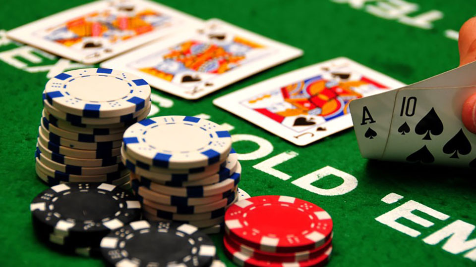 Tại sao nên thử chơi game đánh bài đổi tiền mặt 2024 tại Casino Vietnam?